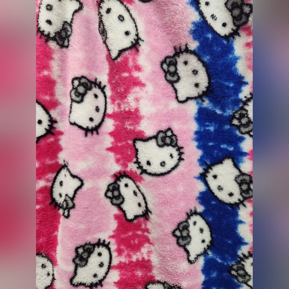 Hello Kitty Women's Sleepwear - Picture 4 of 6